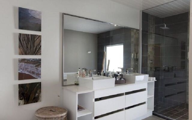 Cape Bay Luxury Beach Apartments