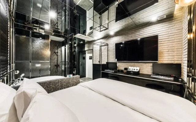 Yeoksam Hotel the Muse(호텔 더 뮤즈)