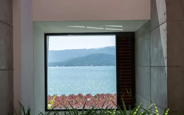 Solaris 3-bedroom Beachfront Villa in Koh Samui