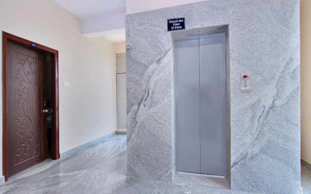 OYO 9544 Hotel Crown Residency