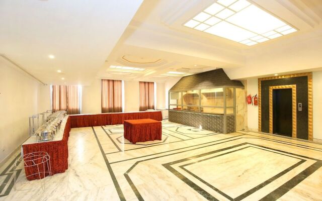 OYO 23498 Hotel Jane Royale