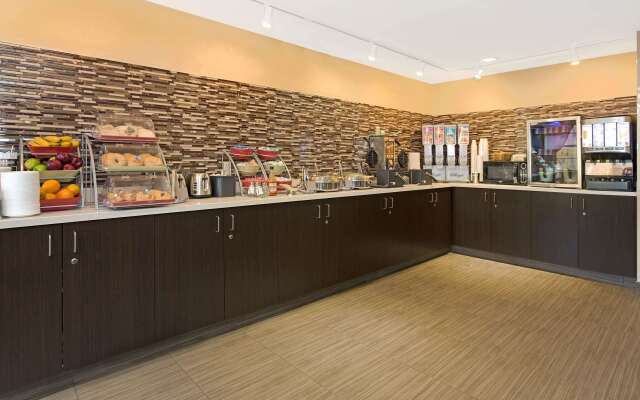 Hawthorn Extended Stay by Wyndham Cincinnati/Sharonville