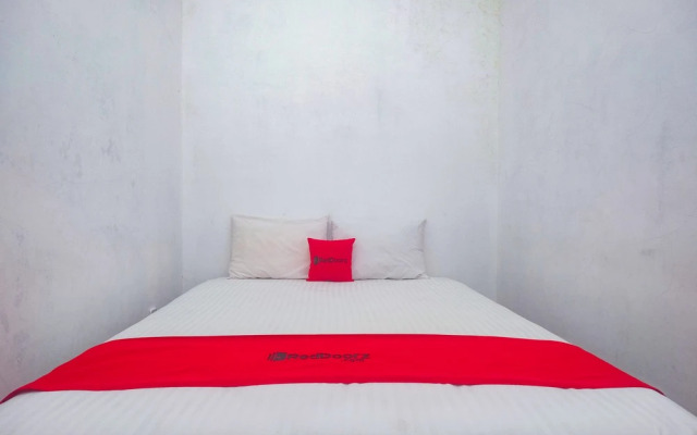 RedDoorz Syariah near Sleman City Hall 4