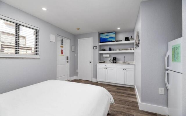 Shell on the Beach 102 - RENOVATED