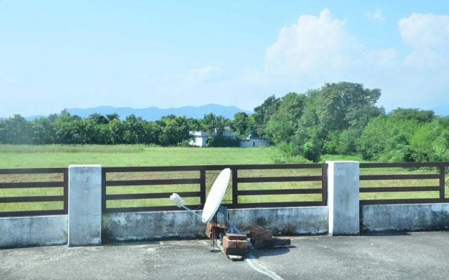 OYO HOME 92078 Pinky Homestay