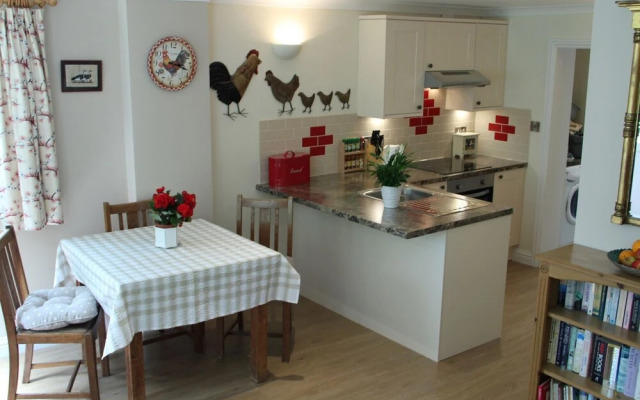 October House Holiday Cabin