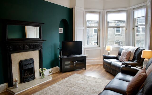 2 Bedroom Apartment Near Murrayfield