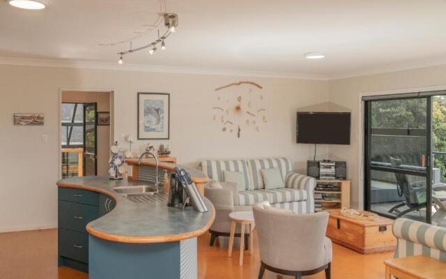 The Glass House - Kuaotunu Holiday Home