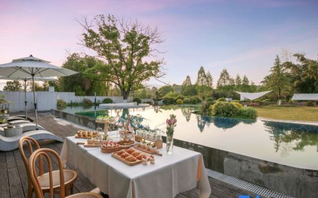 Deqing, Mogan Mountain, Mo see Rainbow Homestay