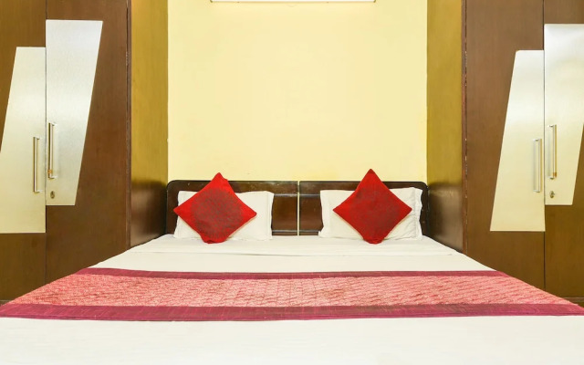 OYO 8534 Golden Park