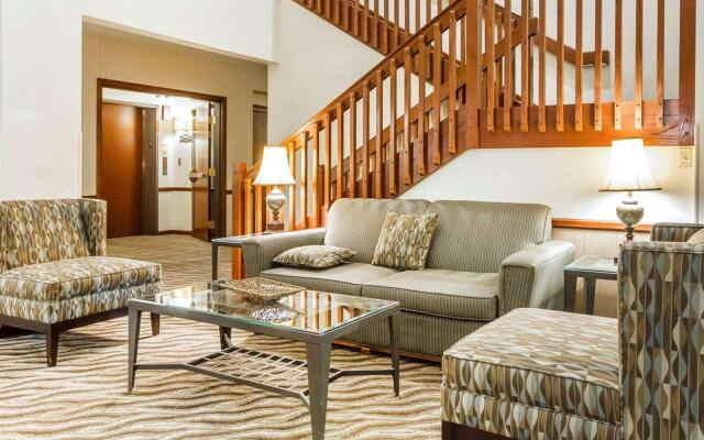 Comfort Suites