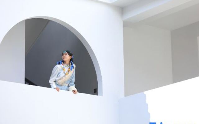 Dali Yunqi Third Extreme Light Luxury Photography B&B