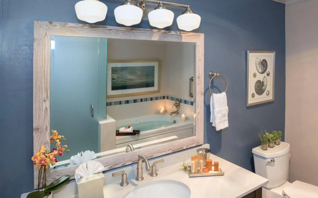 Sand Pebbles Inn