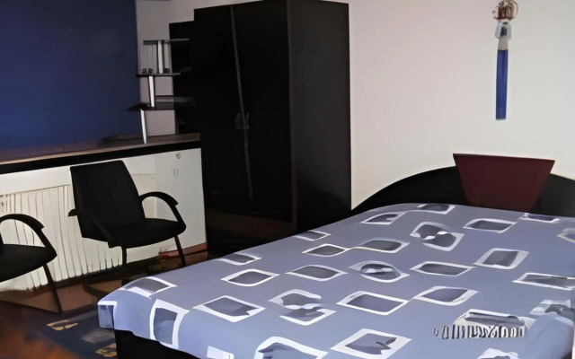 Victoriei Room