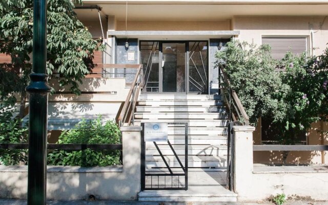 Disinffected Kifissia Central near Metro Apartment 1BR