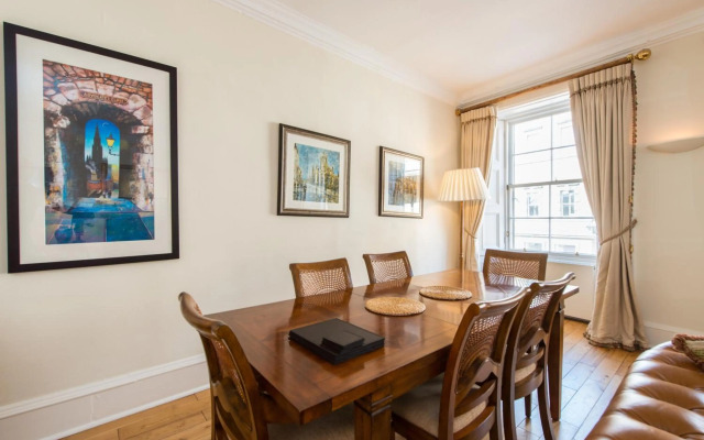 Parliament Sq (apt 10 ) Royal Mile