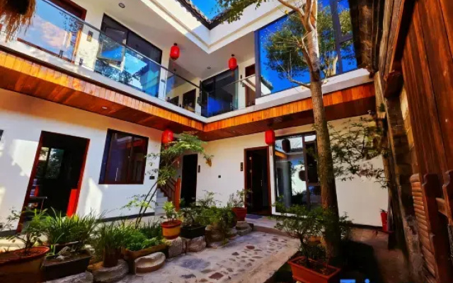 Taohuatan Bajing Jingshe Homestay