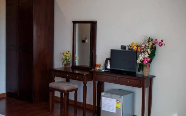 Triple Rund Place Hotel