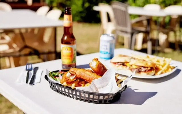 Discovery Resorts- Lake Argyle