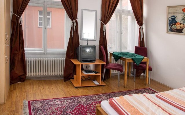 Charles Bridge Bed And Breakfast