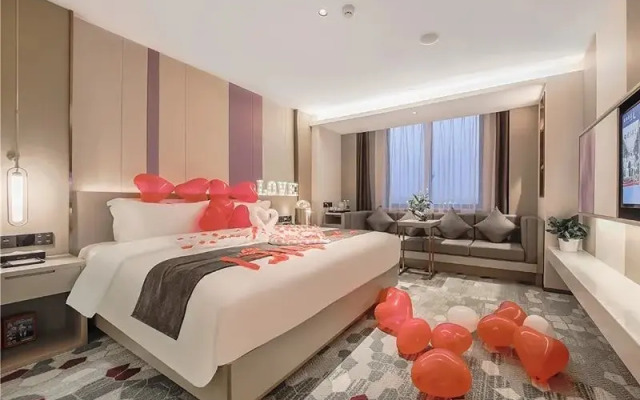 Lavande Hotel Wuhan 2nd Guanggu Road