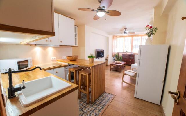 BEACH AND CENTER APARTMENT 2 BEDROOMs