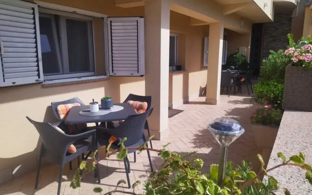 Charming One Bedroom Apartment Povljana