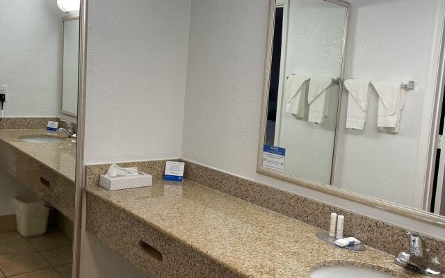 Rodeway Inn & Suites Williamsburg Central