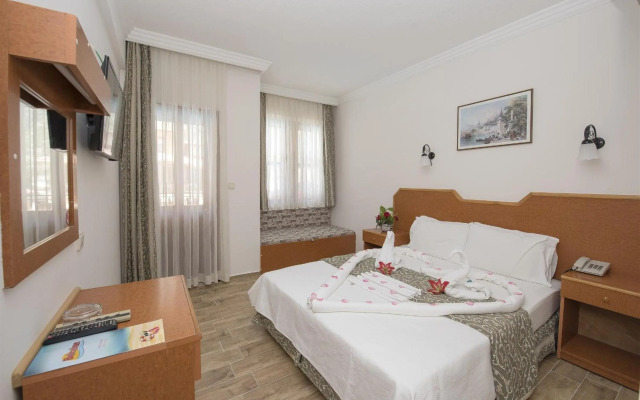 Belcehan Beach Hotel