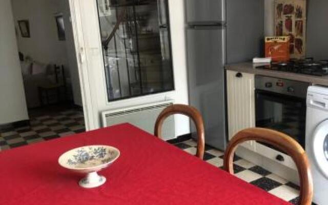 Aniane Maison Renovee avec Jardin et Boulodrome