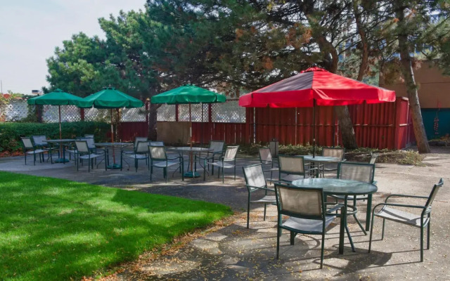 Four Points by Sheraton Toronto Airport