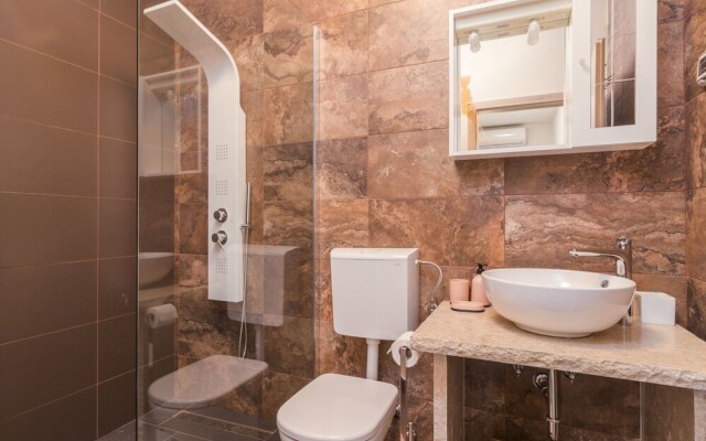 Noa Kaldanija in Kaldanija