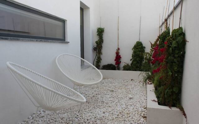 Sevilla Alquila Amplios Apartamentos Duplex en San Bernardo