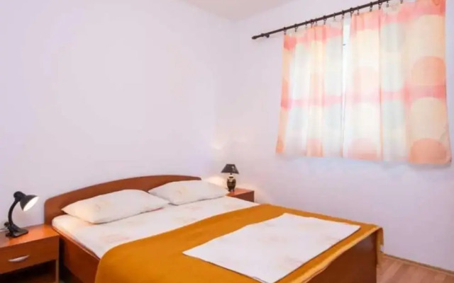 Spacious and Cozy Seafront Apartments