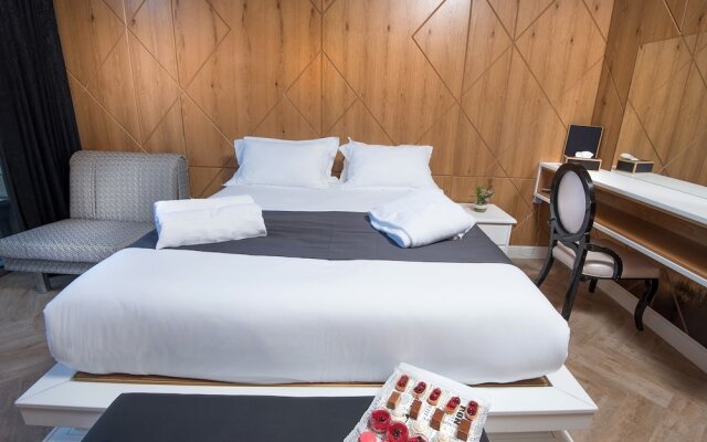 Aquaduct Hotel
