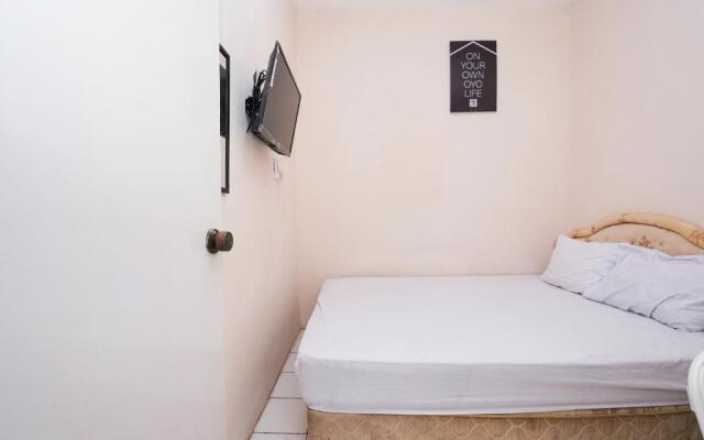 OYO Life 2532 Kost Putri ADIA