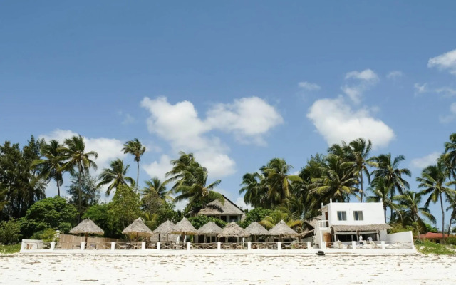 Makuti Beach Bungalows