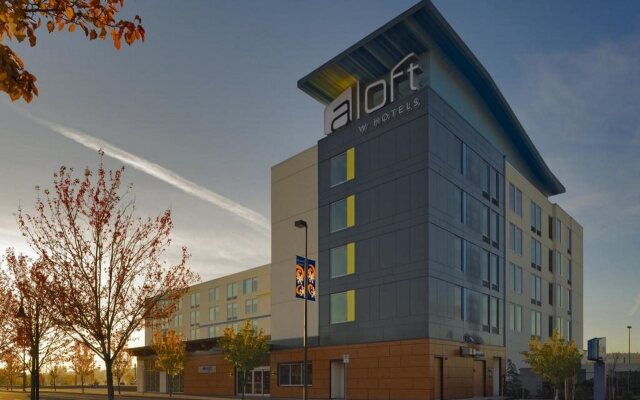 Aloft Portland Airport at Cascade Station