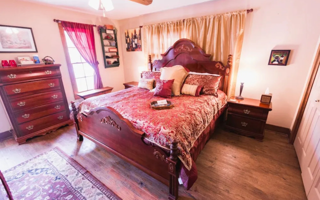 Equinox Inn at Canyon Lake
