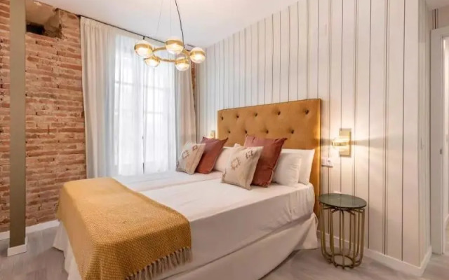 Apartamentos Puerta Elvira Suites 3000