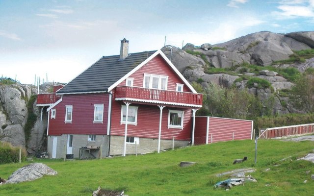 Nice Home in Sirevåg With 5 Bedrooms and Wifi