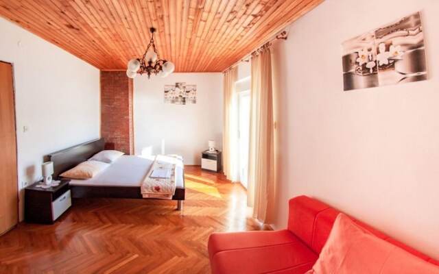 Stjepan - 10m From Beach - A1