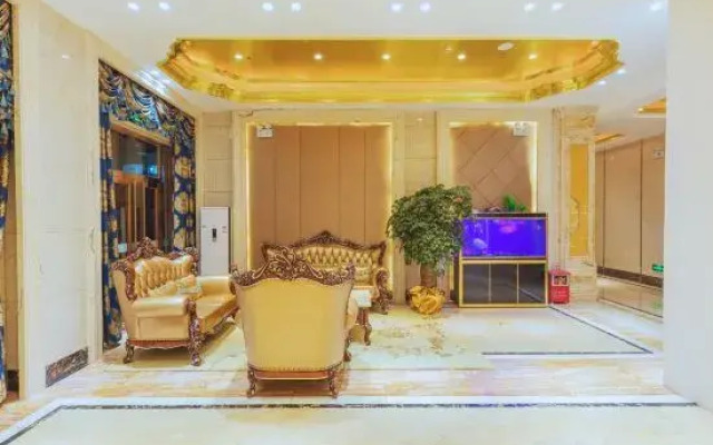 Xinlong Hotel (Qingyuan Changlong Avenue Yinzhan Hot Spring Branch)