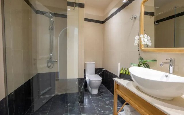 VK Luxury Suites - Private Parking - Adults Only