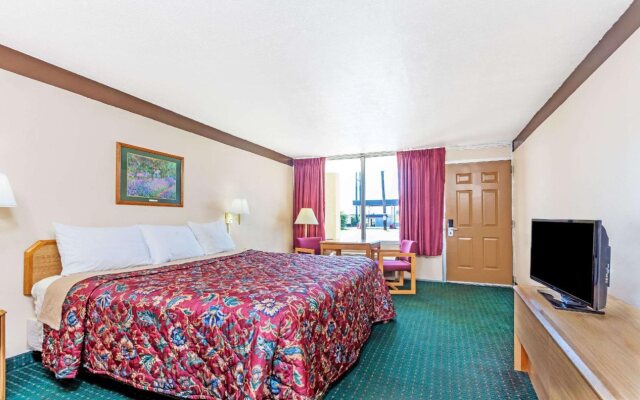 Days Inn by Wyndham McDonough