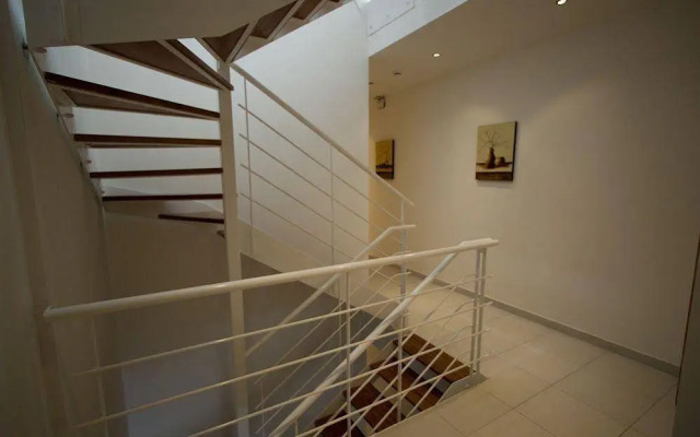 Harbour Lodge