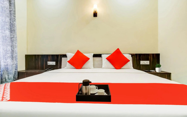 OYO Flagship 70098 Moon Trip