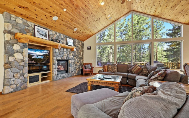 The Lodge on Oaxaco - Epic Man Cave / Billiard Room