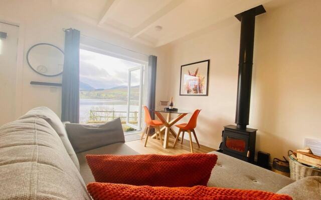 Cosy 1 bed Cottage w/ Wood Burner & Stunning Views