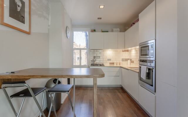 Stunning 2 Bedroom Terrace Flat In Fulham